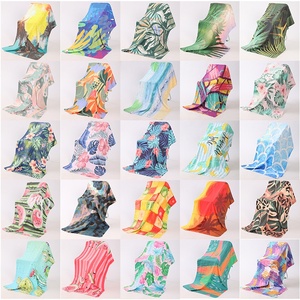 Toalla de playa de protección solar de terciopelo de doble cara con logotipo personalizado, secado rápido para el hogar, natación, camping, toallas sin arena, Playa - Product Image 1