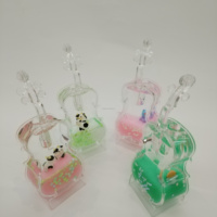 Support à stylos en acrylique style violoncelle exquis, avec liquide et paillettes flottantes, figurine adorable à l'intérieur, attrayant l'attention