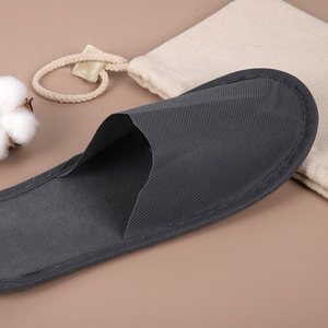 Otel odası misafirler için özelleştirilmiş tasarımlar ile özel dokunmamış kumaş rahat seyahat taşınabilir tek kullanımlık terlik - Product Image 4