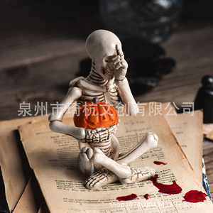 Décoration de table intérieure en résine, squelette d'Halloween tenant une citrouille, pour fête à la maison, cadeau - Product Image 2