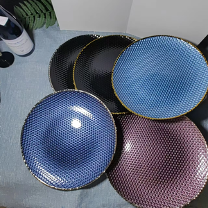 Plato de Cristal para Servir, Diseño 2026, Color Rojo Oscuro <span class=keywords><strong>con</strong></span> <span class=keywords><strong>Borde</strong></span> <span class=keywords><strong>Dorado</strong></span> y Plateado, Patrón Redondo para Catering de Bodas - Product Image 6