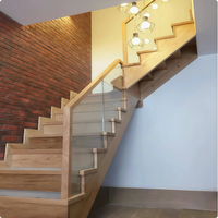 Escalier en bois moderne en forme de L pour l'intérieur avec main courante et rampes personnalisables