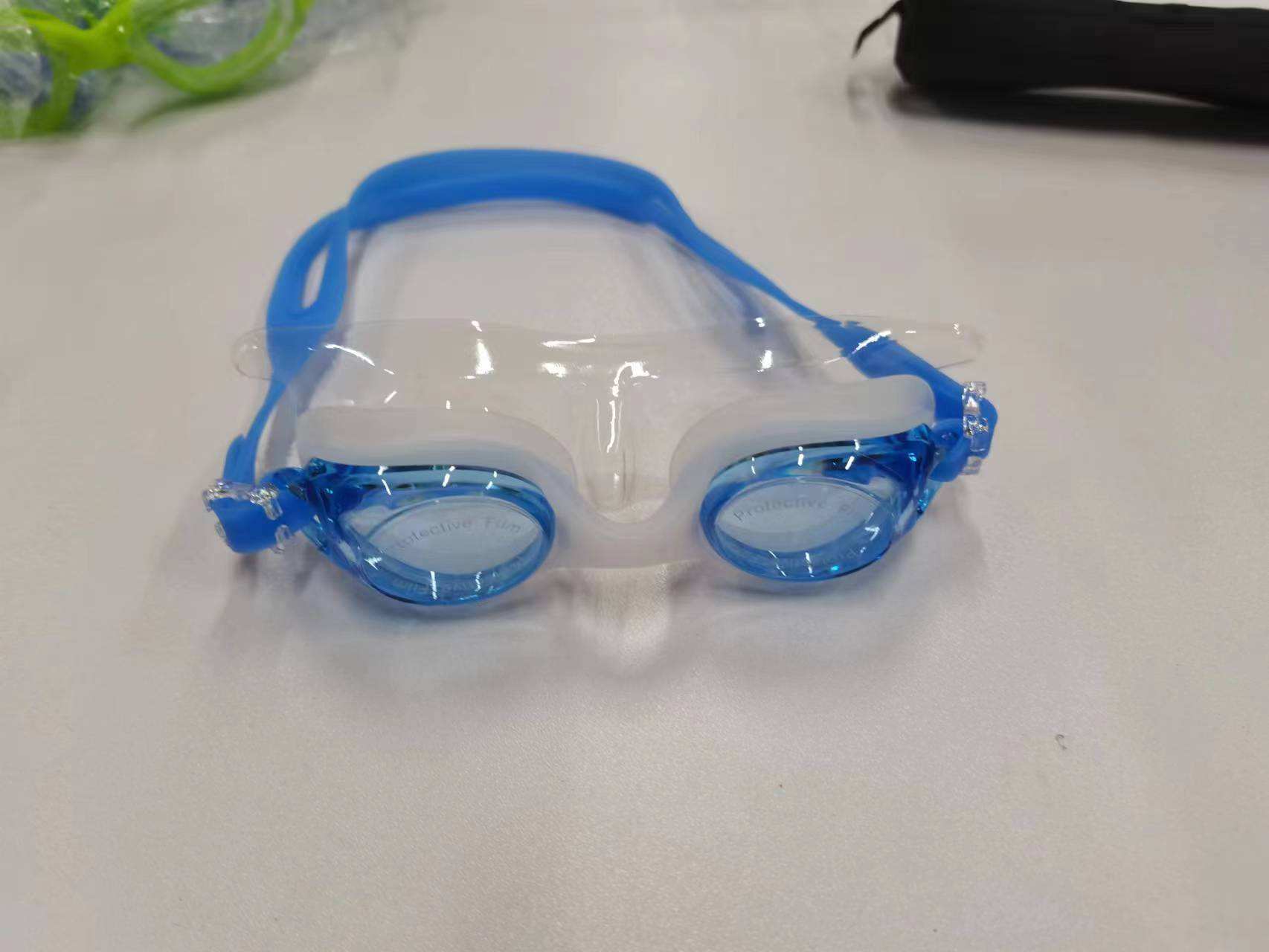 สีฟ้าโปร่งแสง