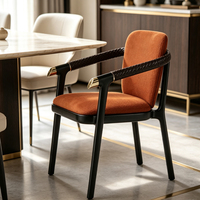 Fauteuil de salle à manger en rotin tressé haut de gamme, chaise de salle à manger en bois massif noir mat avec revêtement en chenille, couleur personnalisable pour salle à manger ou café