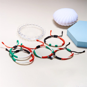 <span class=keywords><strong>Support</strong></span> fait main Palestine Keffieh <span class=keywords><strong>Bracelet</strong></span> fait main Design arabe arabe noir vert cordon rouge <span class=keywords><strong>Bracelet</strong></span> palestinien tissé à la main - Product Image 5