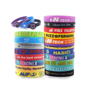 Braccialetti in Silicone Personalizzati con Logo, Luminosi al Buio, Regali Promozionali per Festival - Product Image 1