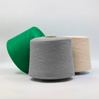 Fil à filer à la main 100 % coton 32S/2 peigné à haute uniformité avec traitement anti-boulochage pour le tricot circulaire et le tissage à grande vitesse
