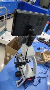 Microscope biologique trinoculaire à écran de <span class=keywords><strong>10</strong></span> pouces 40X-1000X pour l'enseignement, la recherche en laboratoire - Product Image 5