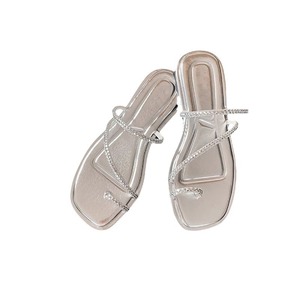 Sandales plates pour femmes en cuir de vache avec strass, été 2025, boucle d'orteil, style féerique délicat, pantoufles d'extérieur - Product Image 6