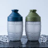 Bouteille d'eau unisexe en PP écologique en forme de grenade 600 ml avec poignée, design de style américain, shaker portable pour les voyages