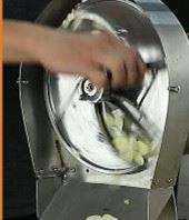 Nieuwe elektrische friet snijmachine, groentesnijder, -hakker en -slicer voor fruit, zoete aardappel, kool, ui, wortel, geschikt voor restaurants.