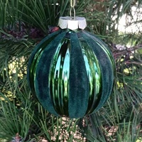 Vente en gros usine de verre soufflé coloré pour artisanat de type globe, pendentifs de sapin de Noël, formes géométriques suspendues, motifs floqués et rayés