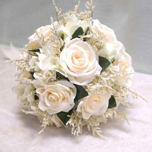 Bouquet de fleurs vintage fait main pour mariage, mariée et demoiselle d'honneur, à prix abordable - Product Image 3