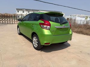 Toyota <span class=keywords><strong>Yaris</strong></span> L 1.5E Automatica, Hatchback <span class=keywords><strong>1.5</strong></span> Litri a Basso Consumo, per Spostamenti Urbani, Economica, Benzina, Sedili in Tessuto, R15 - Product Image 3