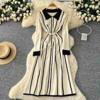 Robe midi décontractée pour femme WIWT, élégante, en tricot, coupe trapèze, col contrastant, manches longues, taille nouée, boutons décoratifs, pour tous les jours