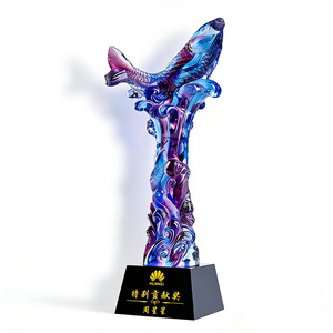 งานฝีมือเรซิ่นสีสันสดใสรูปปลาลอยบนคลื่น ของที่ระลึกรางวัลเรซิ่น - Product Image 2