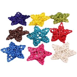 Productos de Mimbre de Ratán de Colores para Decoración Navideña - Product Image 1