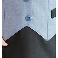 Tablier de serveur personnalisé gris avec logo, col en V et boutons pour uniforme de restaurant – Vente en gros