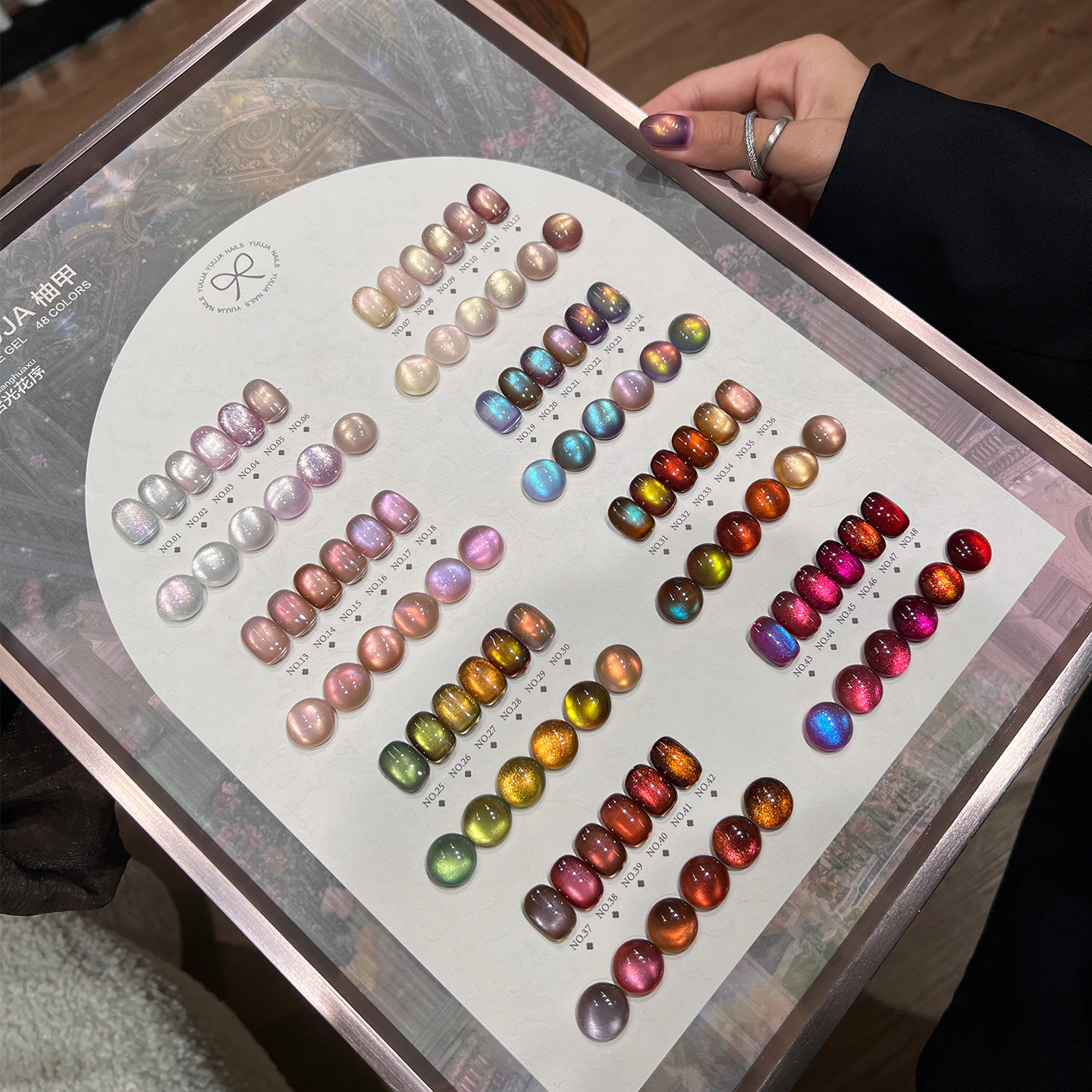 Yujia - Tavola colori con 48 tonalità, ispirata alle infiorescenze e rifinita con cura