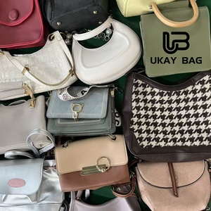 <span class=keywords><strong>Bolsos</strong></span> Usados <span class=keywords><strong>de</strong></span> Primera Calidad A15 al por Mayor, <span class=keywords><strong>Bolsos</strong></span> <span class=keywords><strong>de</strong></span> <span class=keywords><strong>Segunda</strong></span> <span class=keywords><strong>Mano</strong></span> con Estilo <span class=keywords><strong>de</strong></span> Moda en Fardos, Proveedor <span class=keywords><strong>de</strong></span> <span class=keywords><strong>Bolsos</strong></span> Ukay - Product Image 1