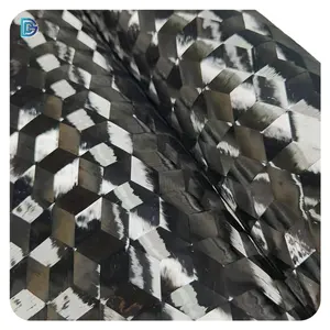 中国工厂新设计图案12k T700 150gsm 3D三轴展拖碳纤维织物