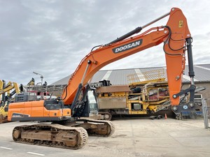 Excavadora sobre orugas Doosan DX340LC, equipo pesado usado con componente de motor central, garantía de 1 año, estado original a la venta - Product Image 2
