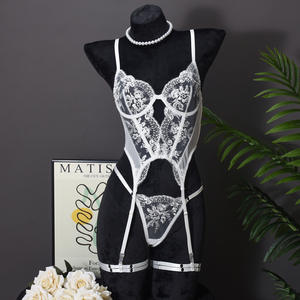 ملابس داخلية مثيرة جديدة من Chuangerm ملابس داخلية نسائية مثيرة مطرزة بشكل رائع ملابس داخلية دمية بيضاء تناسب الجسم - Product Image 3