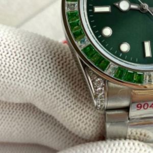 Reloj de Buceo Deportivo para Hombre con Bisel de Zafiro Verde y Acero 904L, con Función de Fecha, Estilo Moderno y Elegante - Product Image 2