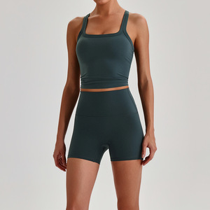 Conjunto de <span class=keywords><strong>2</strong></span> piezas de shorts de yoga con logo personalizado, sujetador deportivo a prueba de golpes, conjunto de fitness para levantar glúteos, ropa deportiva de cintura alta para entrenamiento, venta al por mayor 1668 - Product Image 1