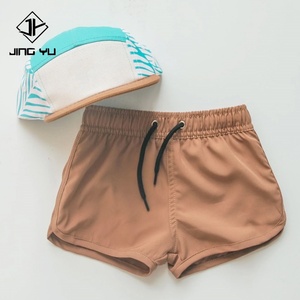 Pantalones de Baño Reciclados con Estampado Floral Personalizados OEM, Pantalones Cortos de Baño a Juego para Niños, Pantalones Cortos de Baño Personalizados de Alta Calidad para Niños - Product Image 2