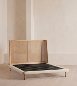 Кровать размера «king-size» из массива дерева с индивидуальным дизайном для спальни - Product Image 1