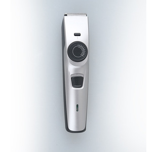 Tondeuse à cheveux électrique Kemei Km-7507 avec lame réglable et écran LED pour usage en salon - Product Image 5