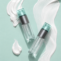 Nouvelle vente en gros de flacons pompe en plastique transparents de 25 ml et 30 ml avec distributeur doré ou argenté pour cosmétiques, lotions, sérums et huiles
