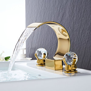 Robinet de lavabo haut de gamme de style européen, triple trou, à poser sur le comptoir, avec cartouche en laiton, mitigeur effet pluie, finition or brillant, pour villas - Product Image 1