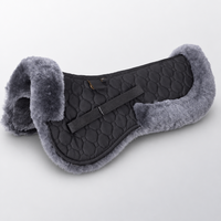 Tapis de selle demi-selle anglais en peau de mouton mérinos australienne 100% avec sangle centrale et rouleau de pommeau à coutures hexagonales – Équipement équestre