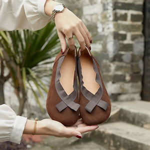 <span class=keywords><strong>รองเท้า</strong></span>แตะหนังฟรอสต์แบบเรียบสำหรับสตรีพื้นรองเท้านุ่มสำหรับสุภาพสตรีดีไซน์ใหม่ออกแบบได้ตามต้องการ - Product Image 2