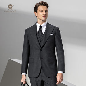 Abiti da Uomo Classici in Lana Super 140'S con Colletto a Punta, Monopetto a 2 Bottoni, Stile Italiano - Product Image 1