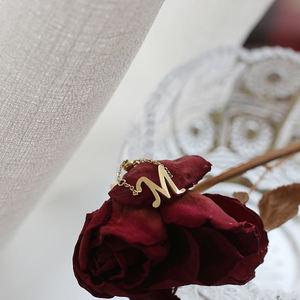 Anillo con letra inicial para mujer, sortija con letra, cadena ajustable - Product Image 4