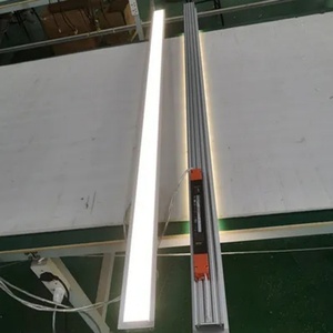 Lámpara LED Lineal de Techo Moderna y Minimalista 7035 con Acabado Negro/Blanco/Plateado, 40W, 4 pies, Enlazable, Empotrada - Product Image 3