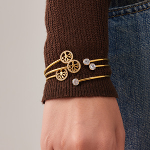 Pulsera de Zirconia Life Tree con Diseño de Mariposa para Mujer, Joyería Personalizada Abierta y Ajustable, Banda de Acero Inoxidable Chapada en Oro de 18K - Product Image 4