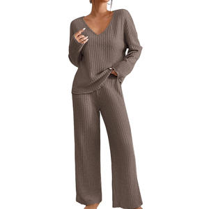 ชุดเซ็ตสองชิ้นสำหรับผู้หญิง ผ้าถักลายริบ เสื้อแขนยาวคอกลม กางเกงขายาวเอวสูงทรงขากว้าง สไตล์ลำลองสำหรับฤดูใบไม้ร่วง - Product Image 1