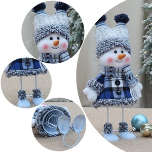 LINGKAI Poupée de Noël en peluche bonhomme de neige à jambes rétractables, motif écossais bleu, faite à la main, écologique, décoration moderne pour table de Noël et maison - Product Image 4