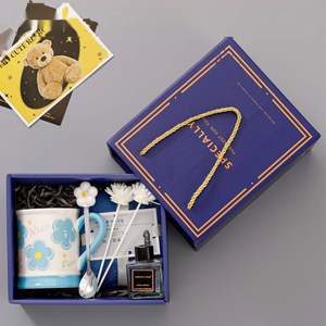 Ensemble cadeau FX pour femmes : serviettes, tasse en céramique, coffret cadeau pour anniversaire, mariage, Saint-Valentin, pour sœur, maman, professeur(se) - Product Image 4