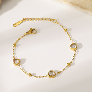 Bracelet à breloques pour femme en acier inoxydable plaqué or 18 carats avec design géométrique, style tendance pour les occasions d'anniversaire - Product Image 2