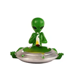 1PC Resin Ashtray Exquisite Alien Creative UFO Design Personalized Style Decoration Desktop Adornment Home Cute Smoking Gift