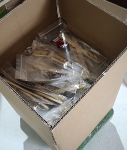 ओम कस्टम इनडोर/आउटडोर स्पोर्ट्स क्लाइम्बिंग ब्रश बांस लकड़ी के बोरों के बाल धारण और रॉक चढ़ाई के लिए - Product Image 6