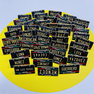 Spilla Decorativa Personalizzata per <span class=keywords><strong>Targa</strong></span> Auto, Stampa UV su Metallo, Piastre in Alluminio per Sublimazione, Spille Metalliche per Decorazione Cappelli - Product Image 1