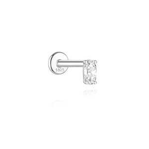 Clásico Piercing Plano de Plata S925 con Moissanita Solitaria Ovalada en Forma de Huevo para Cartílago, Tragus y Lóbulo - Product Image 1