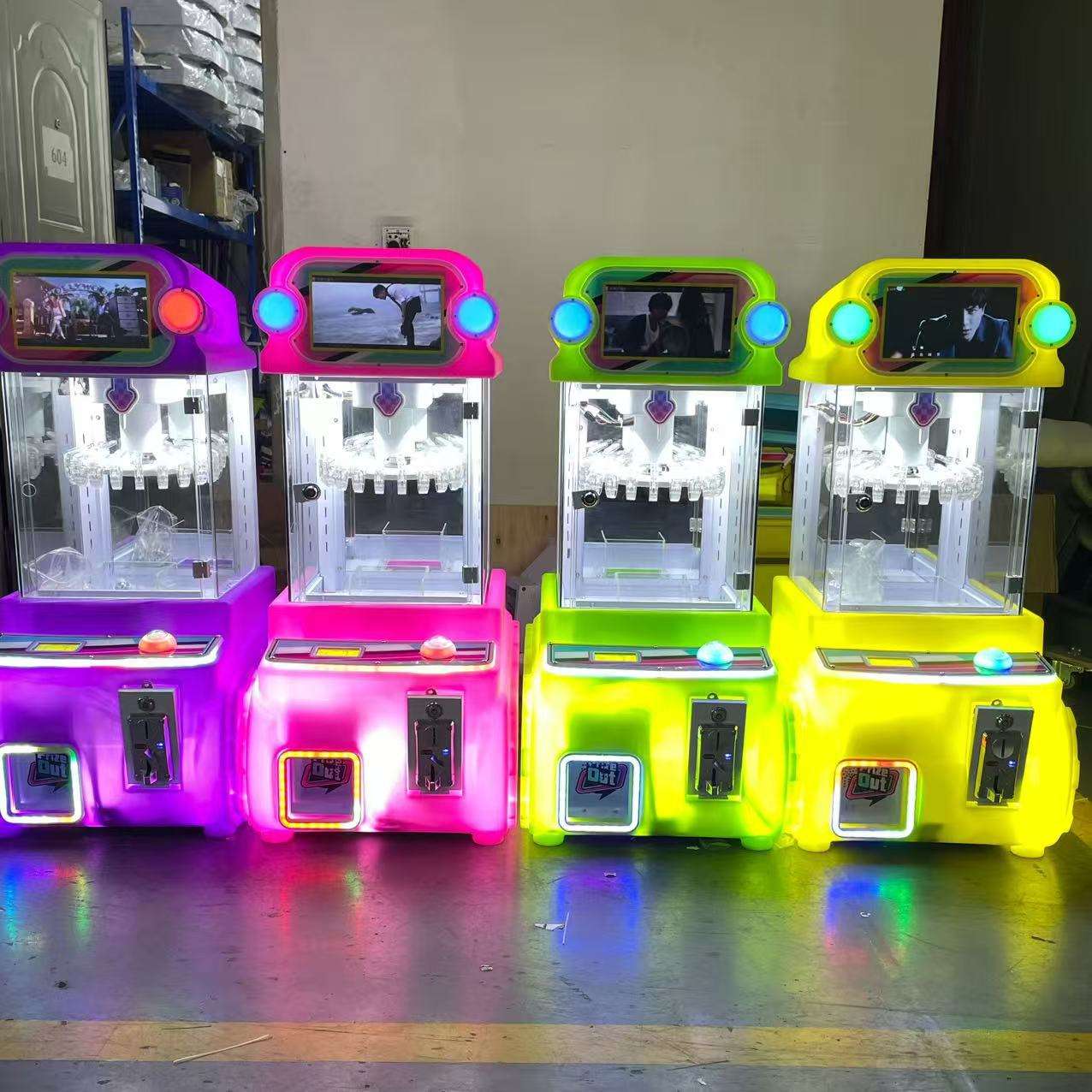 Clip machine with display screen