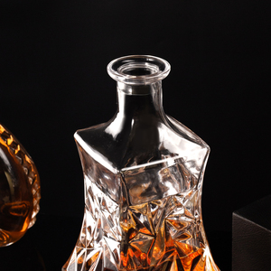 NOVARE Nouveau Design Ensemble de Verres à <span class=keywords><strong>Vin</strong></span> en Cristal Sans Plomb Style Européen Carafe à Whisky Transparente Créative Capacité 900ml Certifiée - Product Image 4
